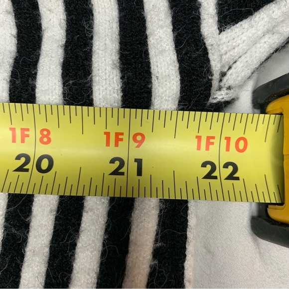 Moon River Sweater V Neck Knit Black & White Striped Cabin-core Minimalist Sz M - Picture 6 of 9